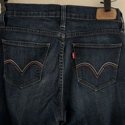 Women Levi’s Jeans Size 8