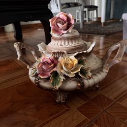 Vintage Porcelain Soup Tureen with Floral Design 🌸
