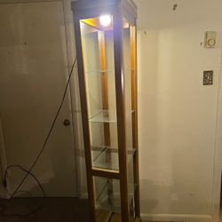 Etagre. Glass Shelves And Mirror 