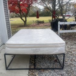 Saatva Latex Hybrid Queen Mattress 