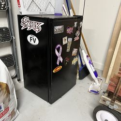 Mini fridge