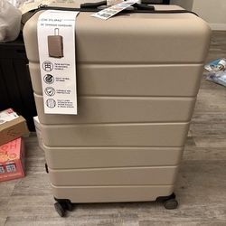 Skyline 26" Spinner Hardside Luggage