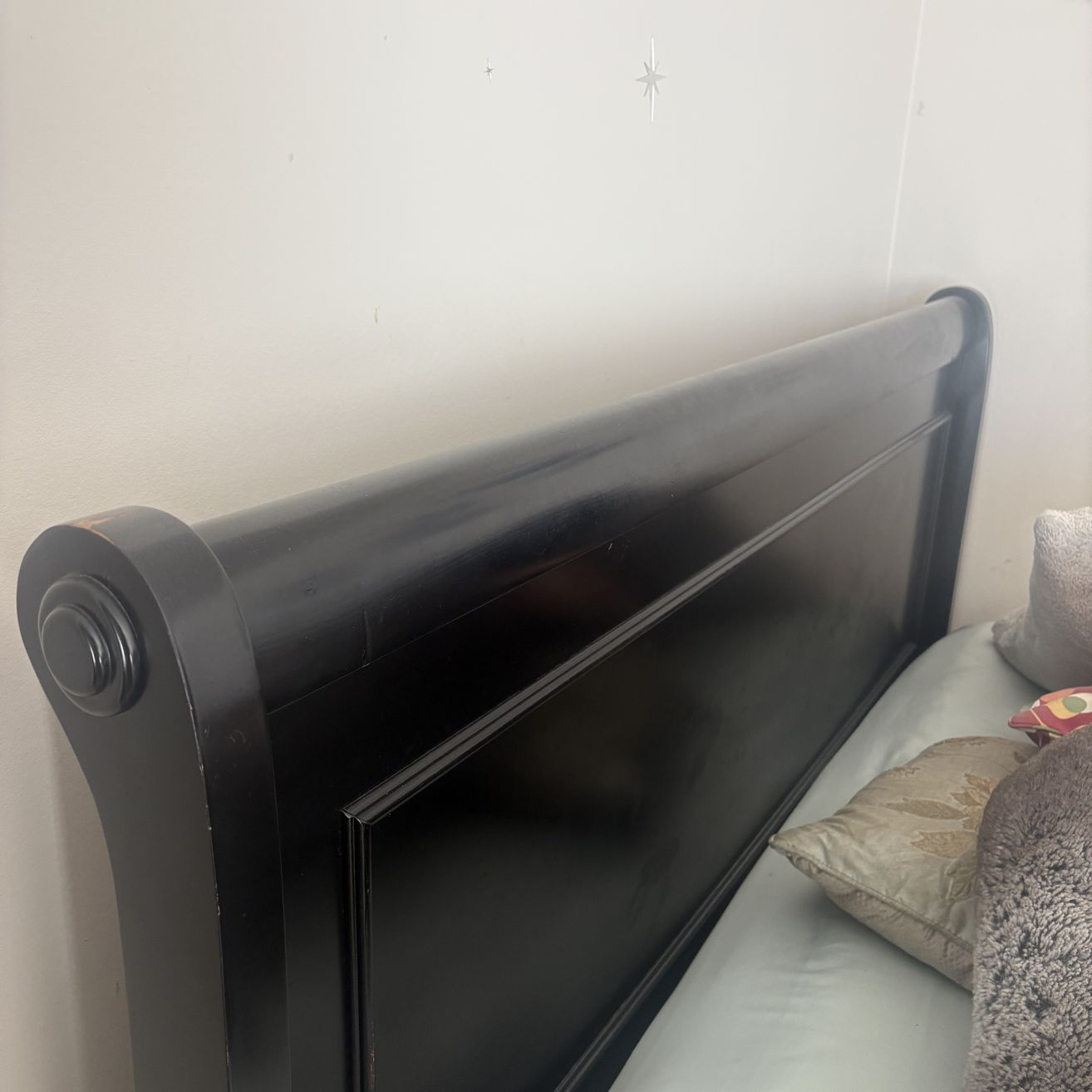 Will Take Best Offer- Queen Size Bed Set