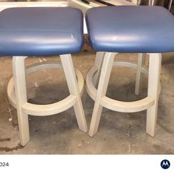 2 Bar Stools