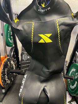 Men’s large xterra wetsuit