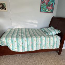 2 Twin Bed Frames With Drawer 