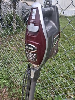 NICE SHARK ROCKET STICK VACUUM