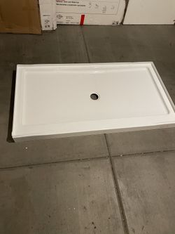 Delta Classic 500 60 in. x 32 in.  Center Drain 