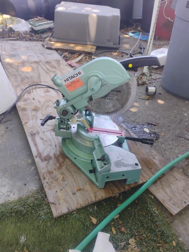 Hitachi Miter Saw