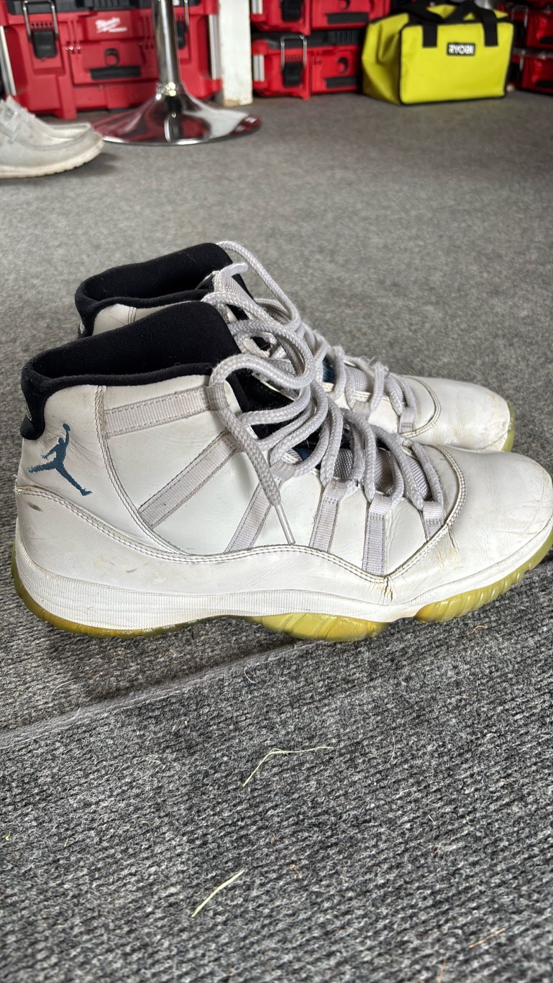 Jordan 11 Legend Blue