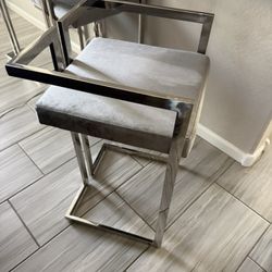 4 Chrome CounterHeight Bar Stools