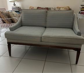 🌸Two Seater Vintage (MCM) Sofa