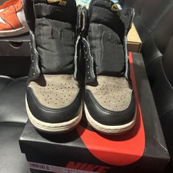 Jordan 1 Palomino Size 5 youth 