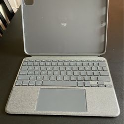 iPad Keyboard Case. Logitech   COMBO  TOUCH