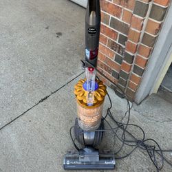 Dyson Vacuum 