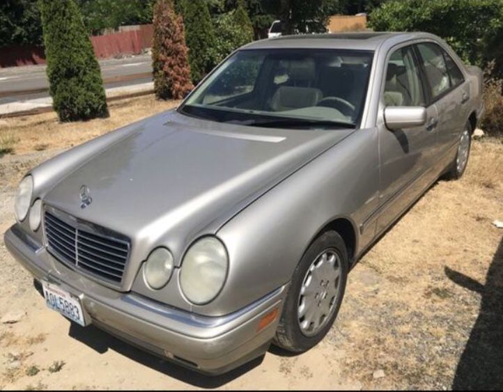 1999 Mercedes-Benz E-Class