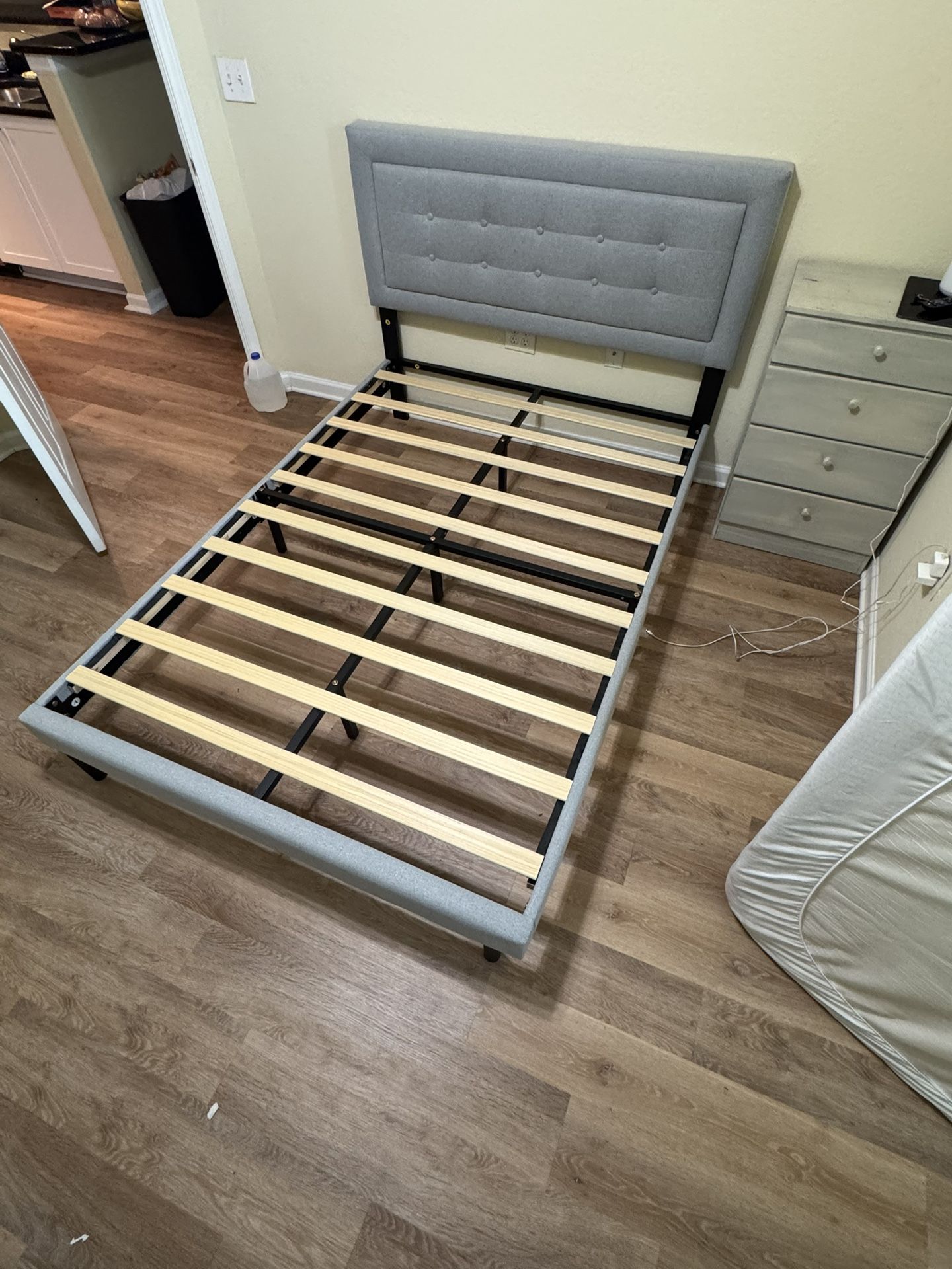 Full Size Bed And Frame