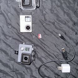 GO PRO 4 AND GO PRO+ WITH 32 GB SD AND PROTECTIVE CASE
