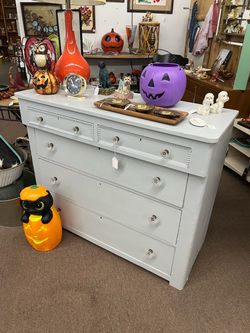 Vintage Shabby Chic Dresser