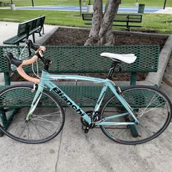 Bianchi Via Nirone 7 Road Bike Dama Bianca – Shimano Sora – Celeste