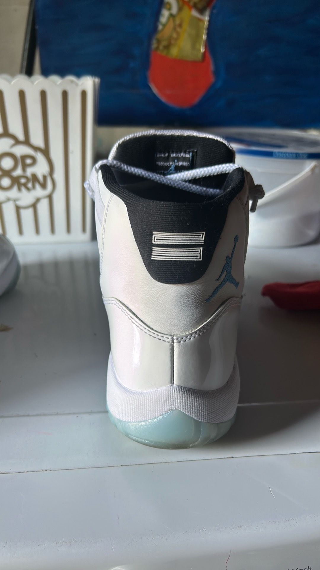 Jordan 11 Retro Legend blue
