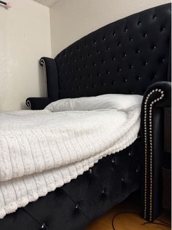 Velvet tufted platform bed frame and mattress