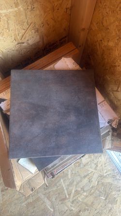 Floor tile