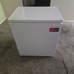 New Lightly Frigidaire Freezer Chest