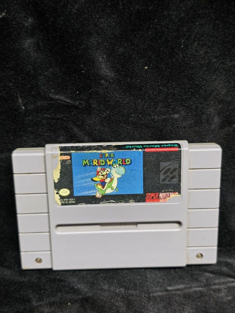 Super Mario World (Super Nintendo SNES) SEE PICTURES