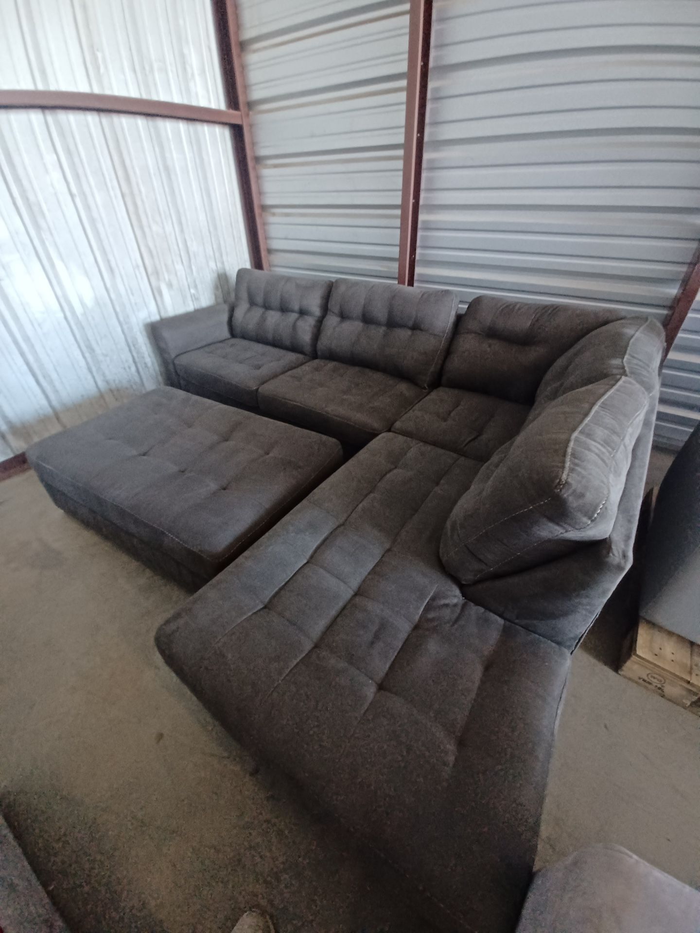 🛋️ Used Sectional Couch – Great Condition!