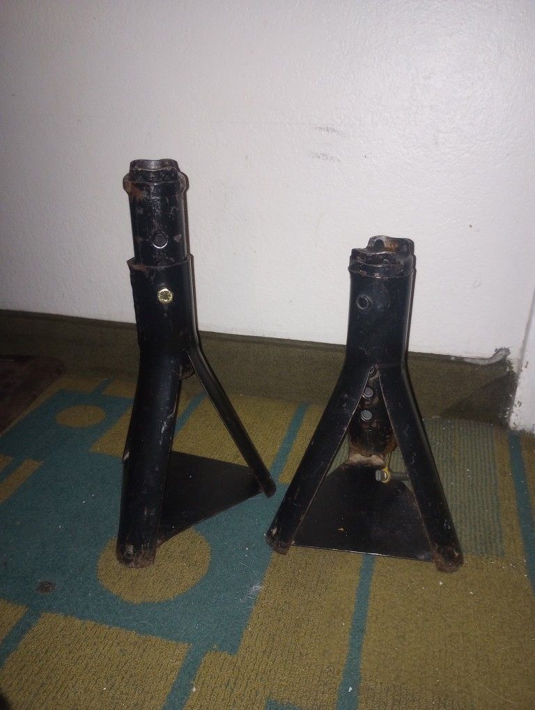 Adjustable Jack Stands