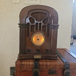 Vintage 1934 Radio Replica