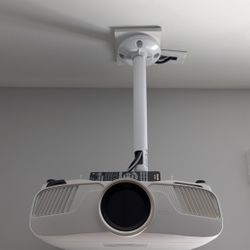EPSON Home Cinema 4010 4K PRO-UHD®1 3-Chip HDR2 Projector and Insignia Screen