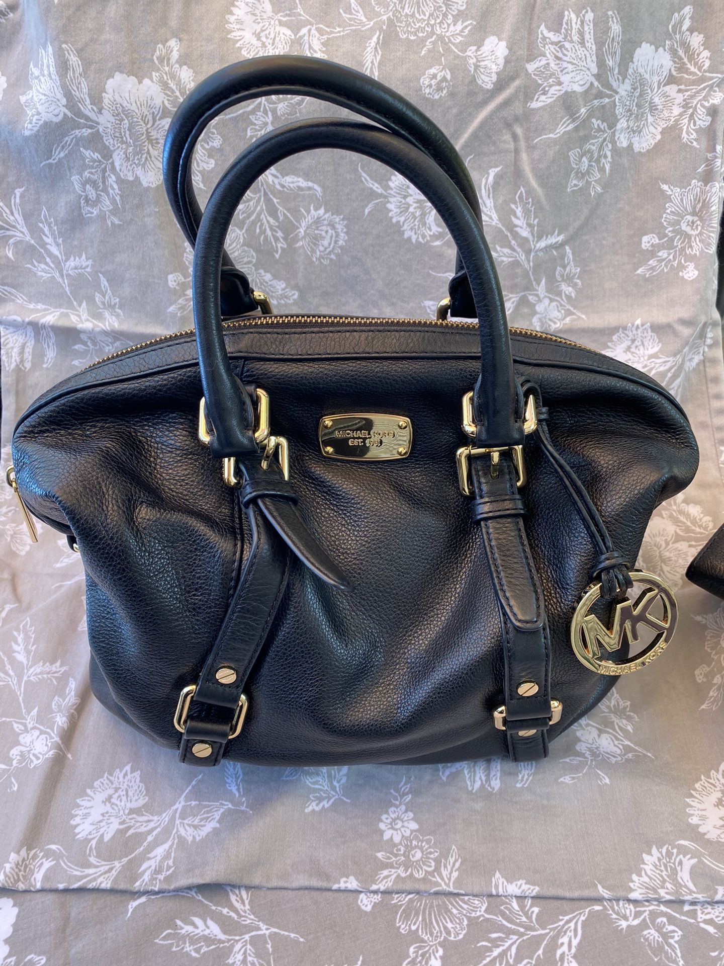 Authentic Michael Kors Purse and wallet