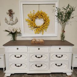 Tomasville Long Vintage Dresser 