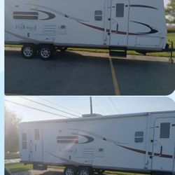 😎(33 Ft) 2006 (Rock Wood) Trailer Home $7,500