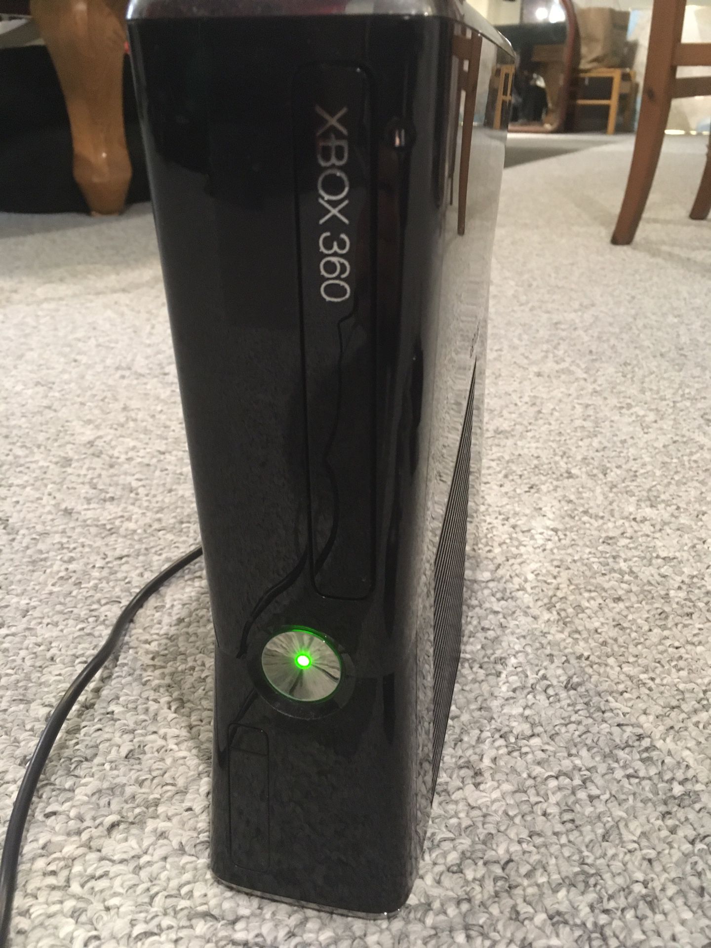 Xbox 360 S (250GB) Console W/ Kinect