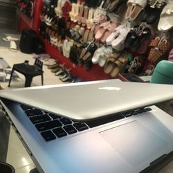 Apple MacBook Pro 13” display it5 Intel Processor 4GB RAM 500GB HDD STORAGE DRIVE $135 