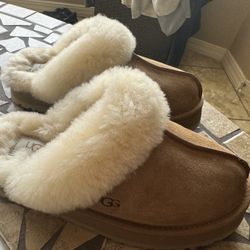 UGG  Platform Slip On