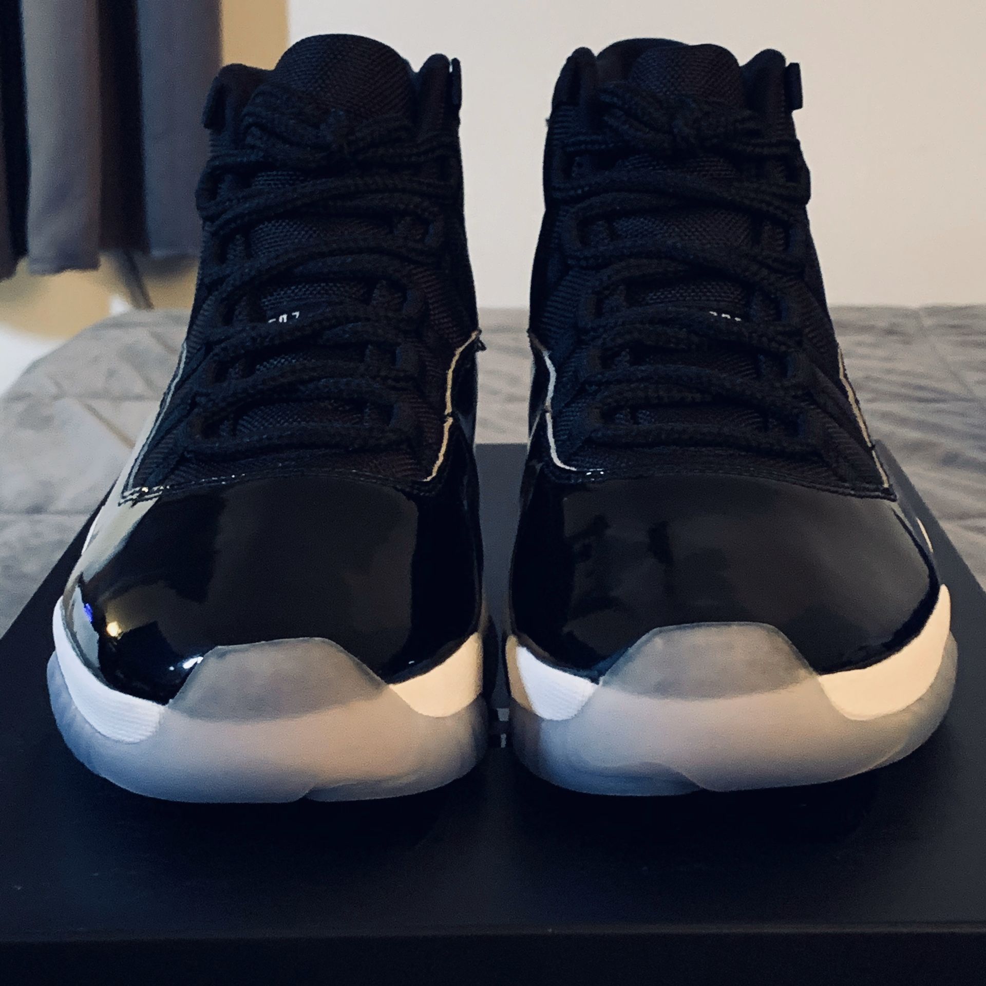 2016 Jordan 11 Space Jam 9.5 VNDS