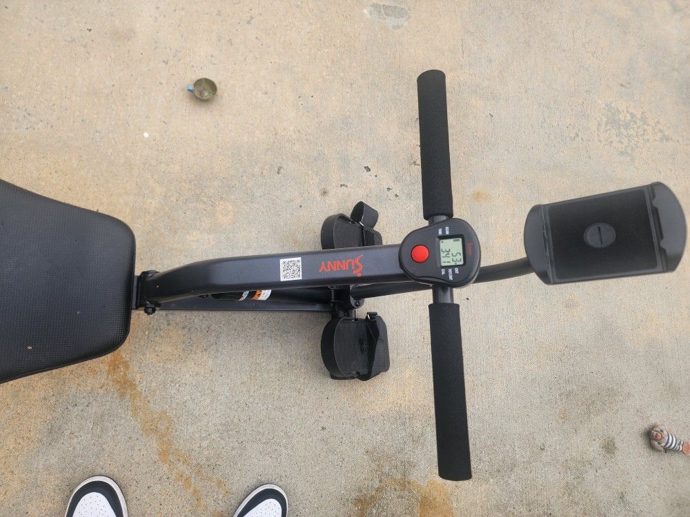 🔥🔥Sunny Health & Fitness Rowing Machine(retail For $130)(BEST OFFER TAKE IT HOME)🔥🔥