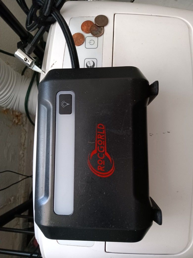 R8 Tire Inflator Air Compressor Portable inflation Air Pump