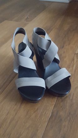 Charles David Tan Wedges