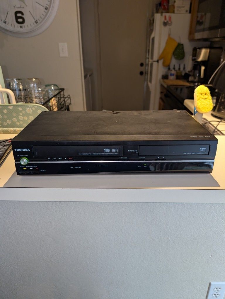 TOSHIBA VHS/DvD Player