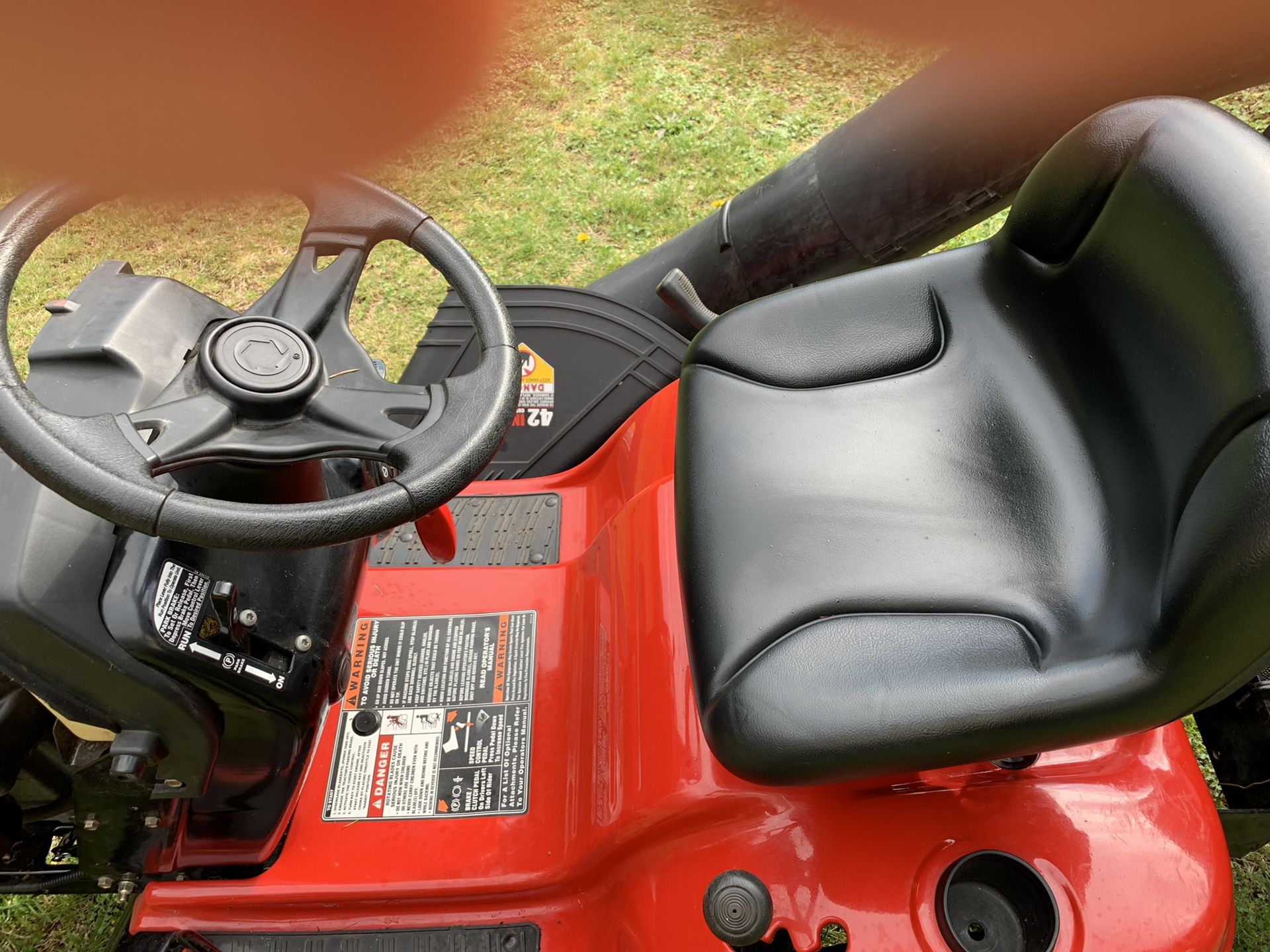 TroyBilt Bronco Riding Lawn Mower w/Bagger grass catcher42”Kohler