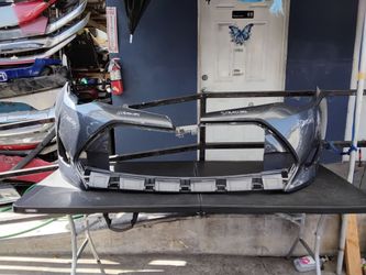 Toyota corolla 2017-2018 front bumper oem