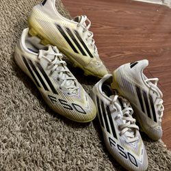 Original Soccer Shoes Size 3 And 9 - 65$ For Each 