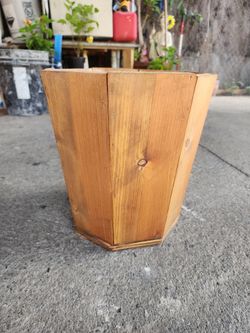 Cedar Planter