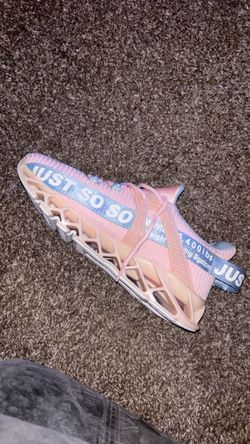 “Just so” blue and pink shoe size 9W