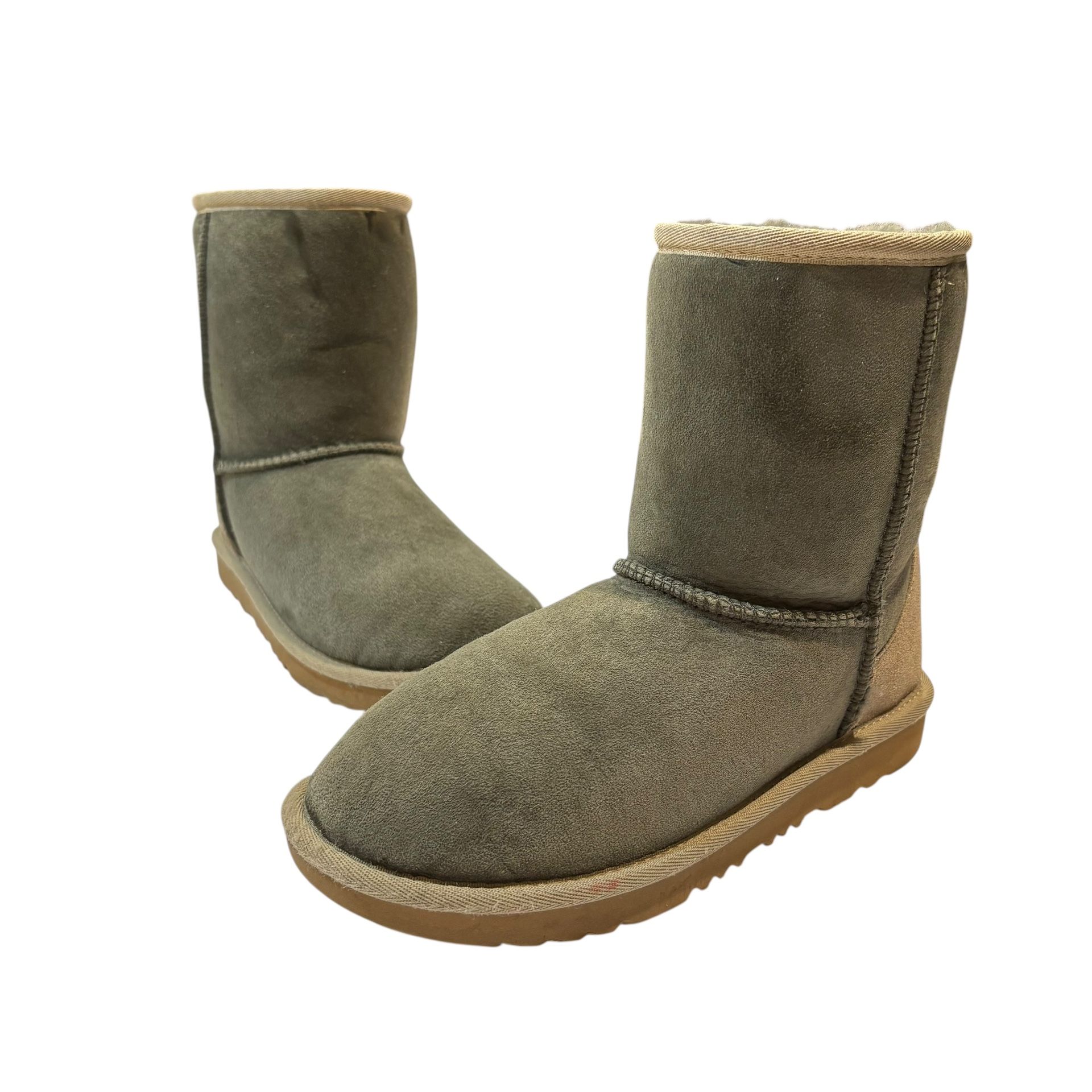 Youth Kids Size 4Y UGG Boys Girls Snow Boots  Winter Fit Women Size 6